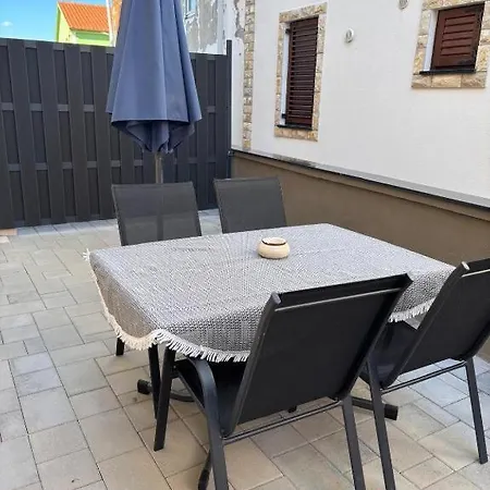 Gagi Apartman Vir